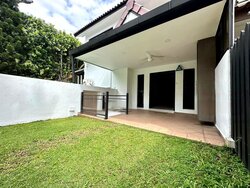 Holland Road (D10), Semi-Detached #457501701